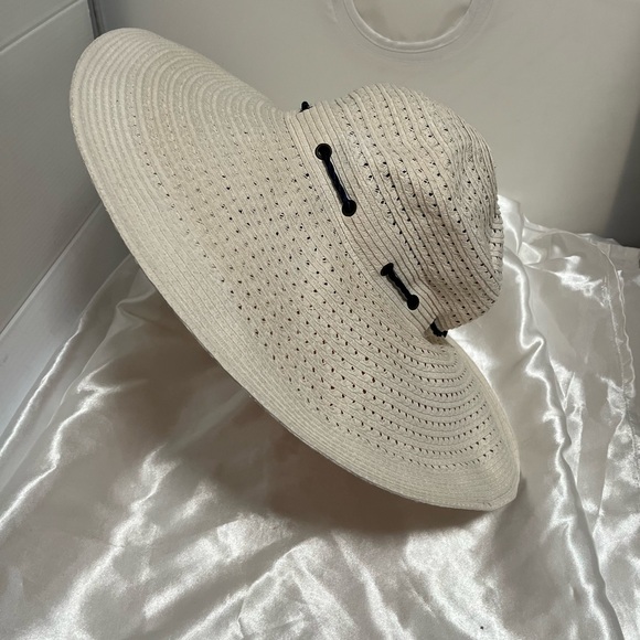 Ralph Lauren Cream Sun Hat - Picture 1 of 12